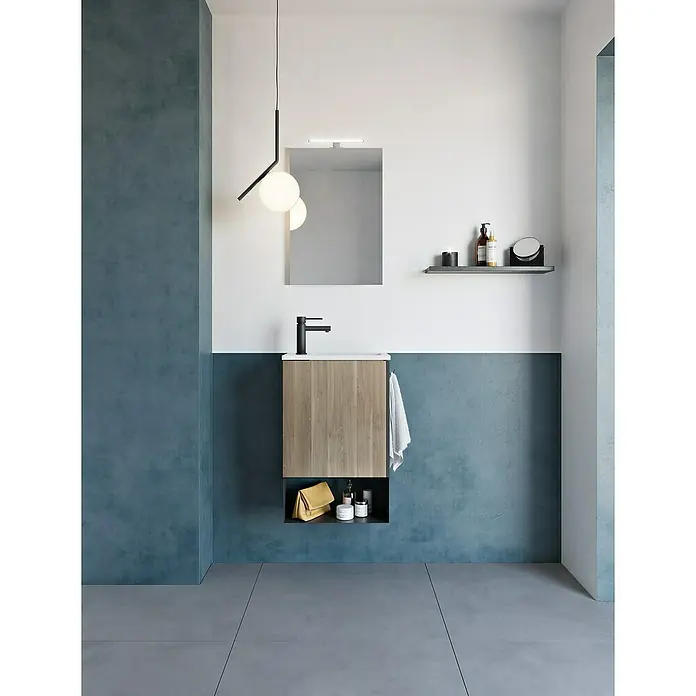 Riva Badmöbel-Set IndusGesamtbreite Badmöbel: 45,3 cm, Birke, Matt, 3 -tlg. - Modernes Badezimmer mit Waschtischunterschrank aus Holz, minimalistischem Spiegel und stilvoller Pendelleuchte für ein elegantes Ambiente.