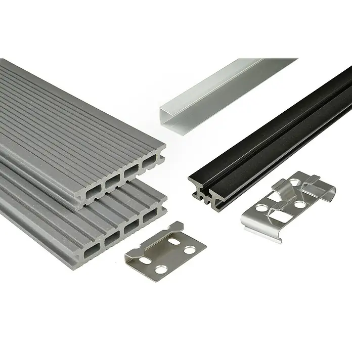 Kovalex WPC-Terrassenpaket Exklusiv - Grau, 3 x 3,9 m - Produktdarstellung von Terrassendielen aus Verbundwerkstoff mit dazugehörigen Montageelementen für den Terrassenbau im Außenbereich.