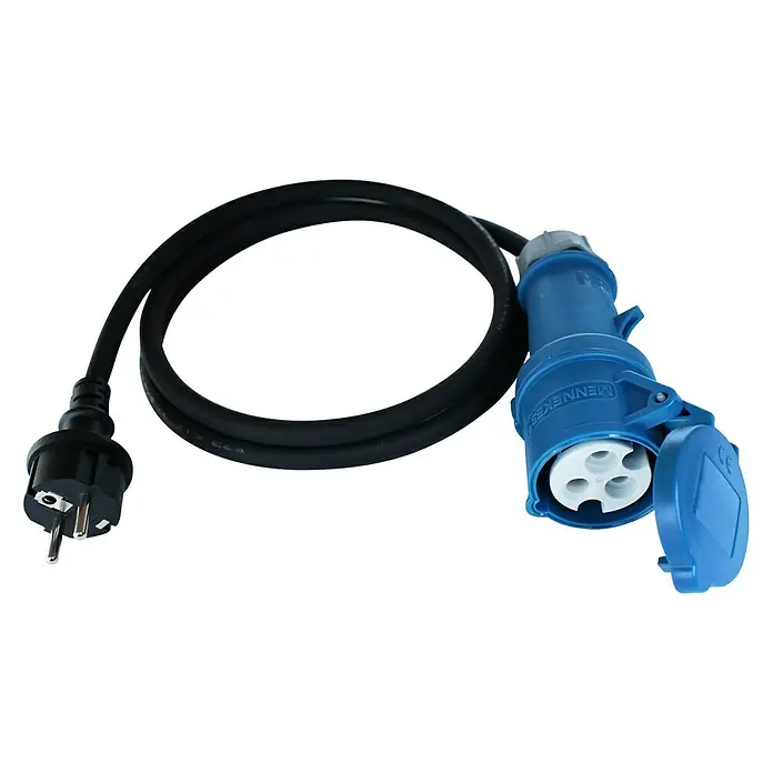 Mennekes CEE-Caravan-Adapterleitung - 250 V, Polanzahl: 3 Stk., 1,5 m, Schutzkontakt-Stecker - Ein Adapterkabel mit einem Schuko-Stecker auf der einen und einem blauen CEE-Stecker mit Klappdeckel auf der anderen Seite.