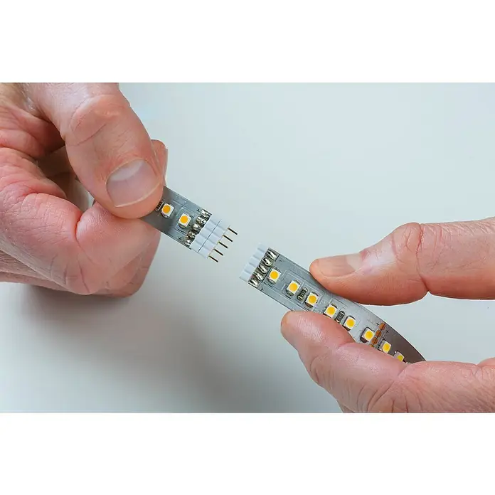 Paulmann MaxLED 500 LED-Band Function Tageslichtweiß Basisset - L x H: 10 m x 3 mm, Silber, Neutralweiß - Zwei LED-Streifen werden mit einem Verbindungsstück verbunden, um die Beleuchtung zu erweitern. Das Produkt bietet flexible Lichtlösungen für verschiedene Anwendungen.