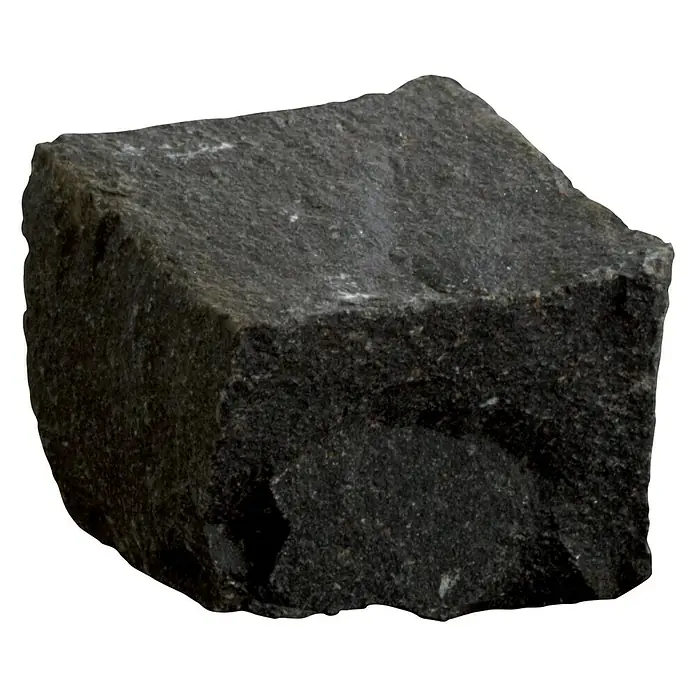 Basaltpflaster - Schwarz, Maße Stein: 4 - 6 cm, Basalt, 750 kg - Nahaufnahme eines dunklen Pflastersteins mit rauer Textur.