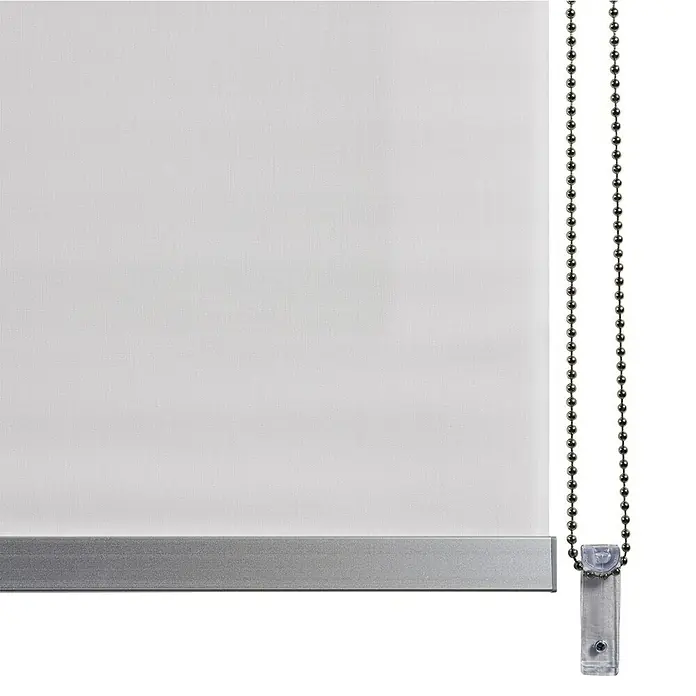 Estor enrollable Calm - An x Al: 80 x 180 cm, Blanco nieve, Unicolor - Primer plano de un estor blanco con riel metálico plateado y cadena de bolas para su accionamiento.