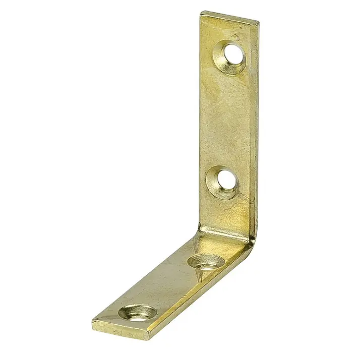 Stabilit StuhlwinkelL x B: 40 x 40 mm, Sonstige - Ein glänzender, goldener Winkelverbinder mit abgerundeten Ecken und Befestigungslöchern vor einem schwarzen Hintergrund.