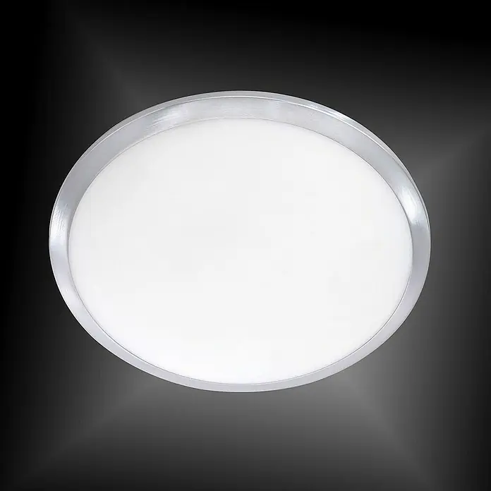 Paul Neuhaus LED-Deckenleuchte Satob - 12 W, Chrom, Warmweiß, IP44 - Eine runde Deckenleuchte mit einem silbernen Rahmen und einem hellen, weißen Leuchtmittel, ideal für moderne Innenräume.