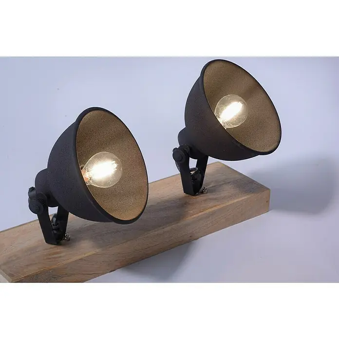 Just Light Samia Deckenstrahler - 80 W, L x B x H: 44 x 22 x 22 cm, Schwarz, Braun, E14 - Zwei industrielle Spotlights mit schwarzer Oberfläche und warmem Licht, montiert auf einem Holzsockel.