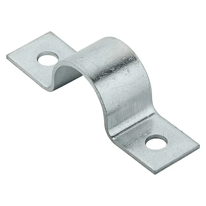 Stabilit Bolzenschließriegel - Stahl, B x H: 20 x 22 mm - Nahaufnahme einer verzinkten Rohrschelle mit zwei Löchern zur Befestigung, ideal für Sanitär- und Installationsarbeiten.