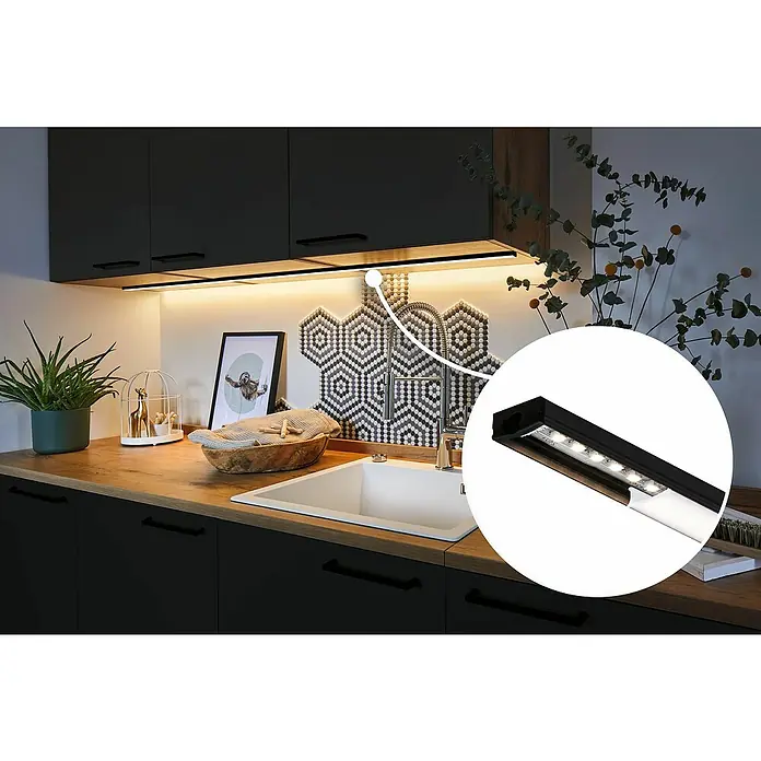 Paulmann Profil Diffusor Base Profil - L x H: 1 m x 9 mm, Schwarz - Küchenarbeitsplatte mit Spüle, Dekoration und LED Unterbauleuchte zur Ausleuchtung der Arbeitsfläche.