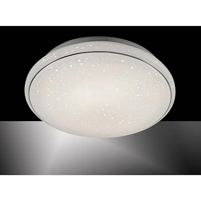 Just Light LED-Deckenleuchte rund Jupiter - 28 W, Weiß, Warmweiß, Durchmesser: 440 mm - Nahaufnahme einer runden LED-Deckenleuchte mit Sternmuster, die ein sanftes, einladendes Licht ausstrahlt.