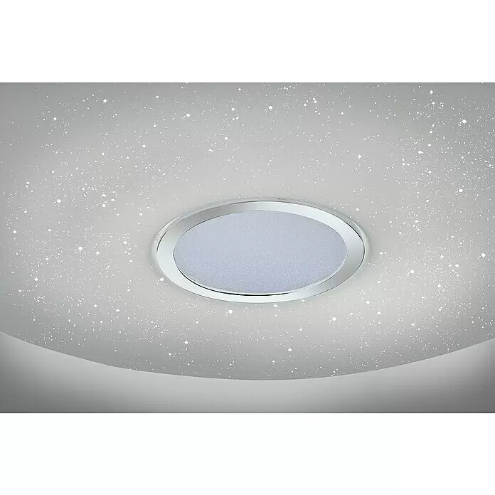 Just Light LED-Deckenleuchte Jonas - 40 W, Weiß, Tageslichtweiß - Runde Deckenleuchte mit silbernem Rand und glitzerndem Diffusor, an einer Decke mit Glitzereffekt montiert.