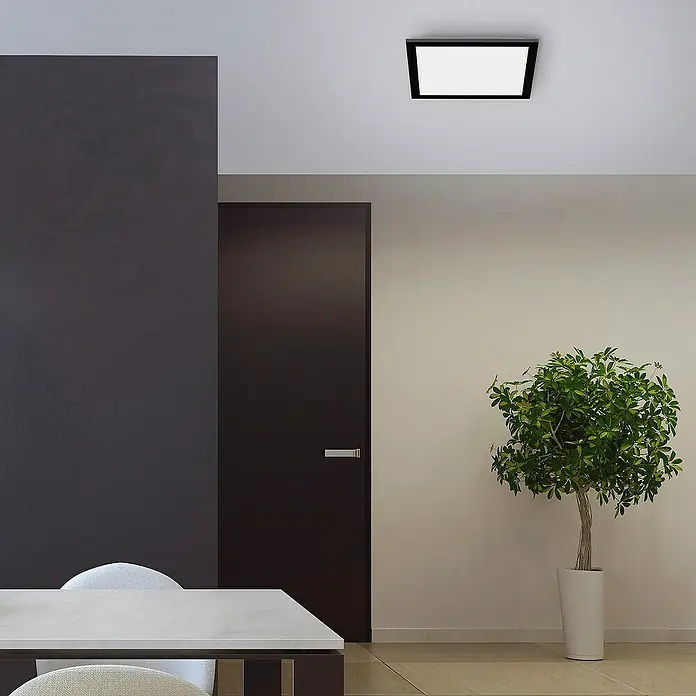 Just Light LED-Panel - L x B x H: 29,5 x 29,5 x 6 cm, Schwarz - Eine moderne, quadratische Deckenleuchte mit schwarzem Rahmen und hellem Licht, die ein minimalistisches Raumambiente schafft.