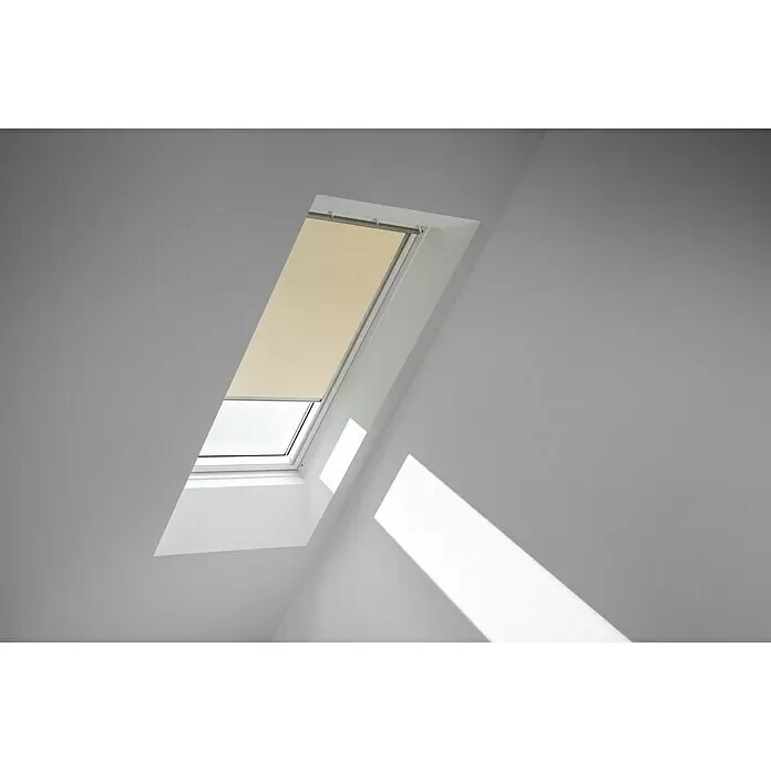 Velux Dachfensterrollo DKL M08 1085S - Farbe: Hellbeige - 1085S, Farbe Schiene: Aluminium, Manuell - Stimmungsaufnahme