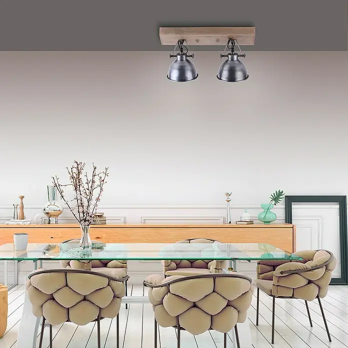 Just Light Samia Deckenstrahler - 80 W, L x B x H: 44 x 22 x 22 cm, Eisen, Braun, E14 - Esszimmer mit stylischen, beigen Stühlen und einer modernen Deckenleuchte, die für angenehmes Licht sorgt.