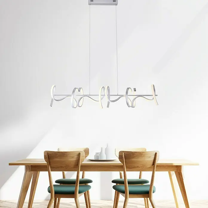 Just Light LED-Pendelleuchte - Höhe: 135 cm - Elegante LED-Hängeleuchte in Silber über einem Holztisch mit Stühlen, ideal für moderne Esszimmer. Stilvolle Beleuchtung für Ihr Zuhause.