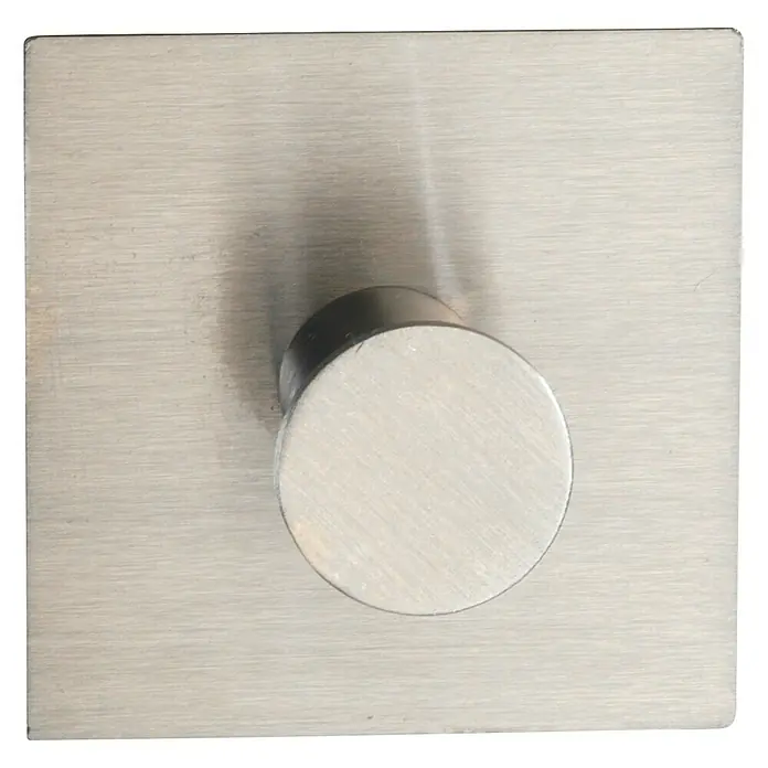 Wenko Handtuchhaken Accadia - 1 Stk., Edelstahl, Matt - Nahaufnahme eines quadratischen, gebürsteten Nickel-Wandhakens, ideal für Badezimmer oder Schlafzimmer, um Handtücher und Mäntel stilvoll aufzuhängen.