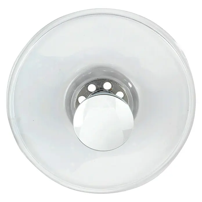 Wenko Saugnapf-Haken Arezzo - 1 Stk., Kunststoff, Transparent - Nahaufnahme eines weißen Lampenschirms mit chromfarbener Fassung und runder Glühbirne vor schwarzem Hintergrund.