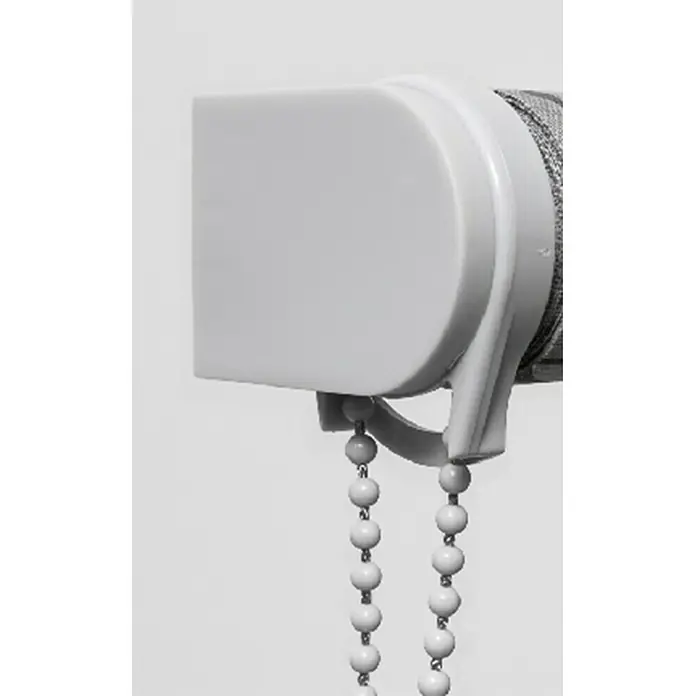 Estor enrollable Malibú - An x Al: 180 x 250 cm, Gris - Primer plano de un estor enrollable blanco con cadena de cuentas, destacando el diseño funcional y la facilidad de uso.