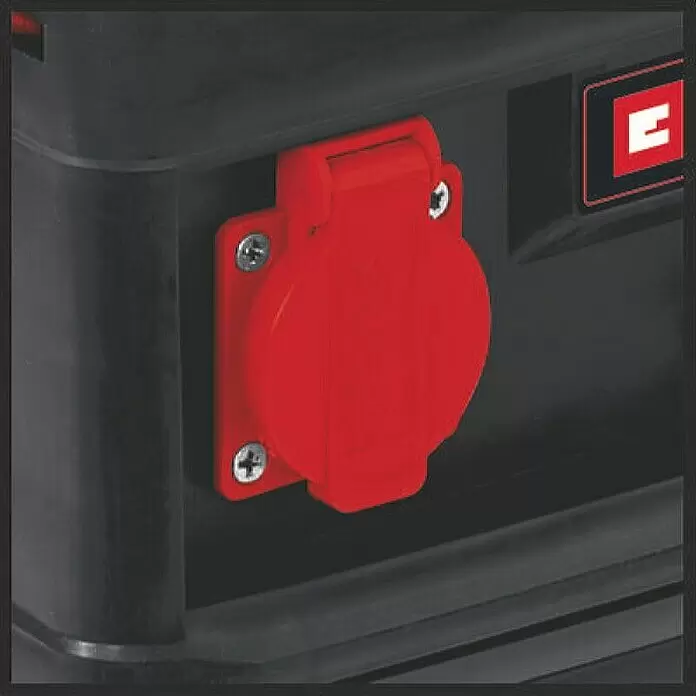 Einhell Generador TC-PG 10/E5 - Potencia nominal: 680 W, Volumen del depósito: 4 l - Toma de corriente industrial roja con tapa abatible, montada en un dispositivo negro.
