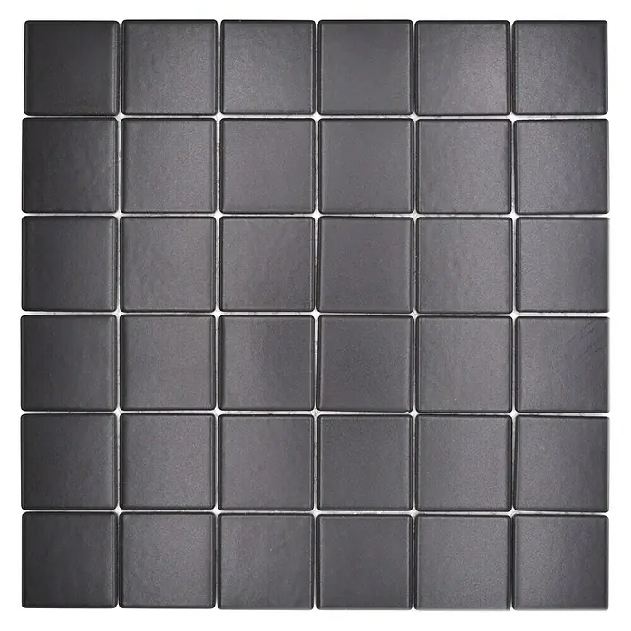 Mosaikfliese Quadrat Uni CD 192 - 29,8 x 29,8 cm, Schwarz, Matt - Bild einer schwarzen Mosaikfliese, die ein elegantes und modernes Design für verschiedene Innenanwendungen bietet.