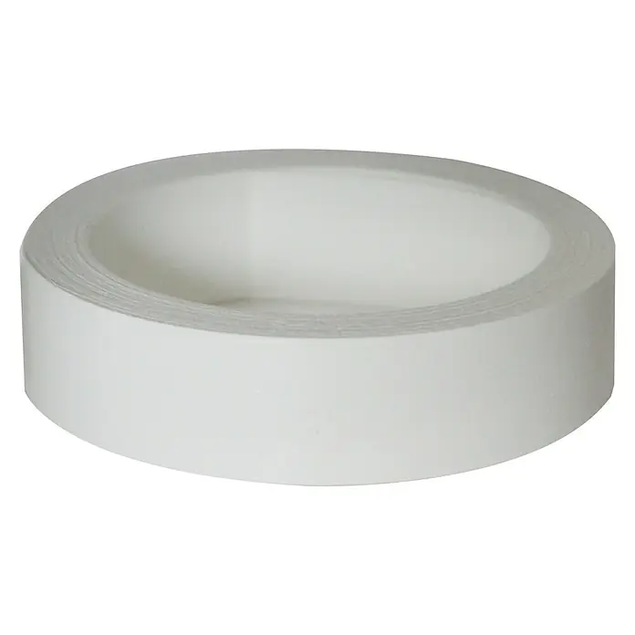 Kantoflex Umleimer - Esche Weiß, 5 m x 19 mm - Nahaufnahme einer Rolle weißen Klebebands. Ideal zum Verpacken, Basteln und für Büroarbeiten. Ein praktisches Hilfsmittel für viele Anwendungen.