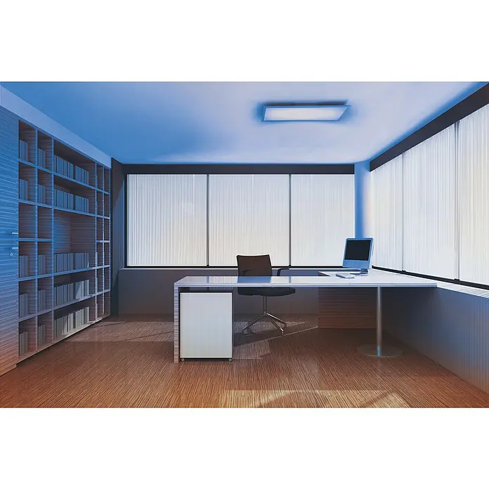 Ledvance Smart+ WiFi LED-Panel Planon Plus - L x B x H: 595 x 300 x 56 mm, Weiß, RGBW - Modernes Büro mit Schreibtisch und Regal, ideal für konzentriertes Arbeiten. Das Design fördert Effizienz und Komfort.