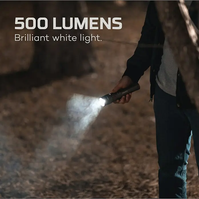 Nebo Tools Linterna Newton - 4,57 x 4,57 x 19,81 cm, 500 lm, IPX4 - La linterna NEBO de 500 lúmenes emite una luz blanca brillante, perfecta para actividades al aire libre y situaciones de poca luz.