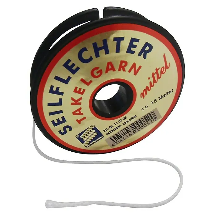 Seilflechter Cabo para aparejos - Ø x L: 1,5 mm x 15 m, Poliéster, Blanco - Primer plano del cabo de amarre "mittel" de Seilflechter, de unos 15 metros, hilo trenzado encerado en una bobina negra con etiqueta roja.