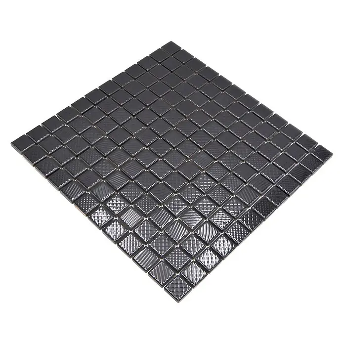 Mosaikfliese Quadrat CG 123 - 29,8 x 29,8 cm, Schwarz, Glänzend - Nahaufnahme einer quadratischen, schwarzen Mosaikfliese mit unterschiedlichen Mustern für stilvolle Innenräume.