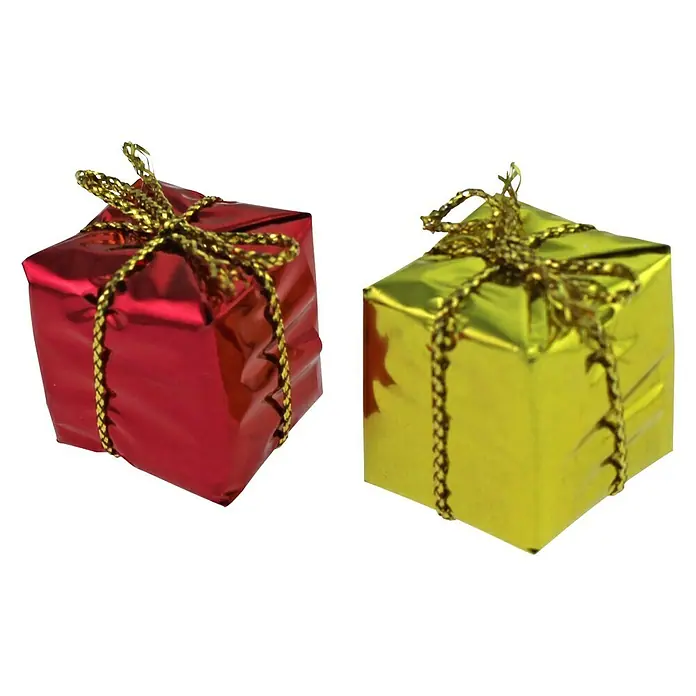 Dekoartikel Mini-Geschenke - Rot, Kunststoff, Eckig, 9 Stk. - Zwei quadratische Weihnachtsgeschenke, eines rot und eines gelb, mit goldenen Schleifen und Fäden verziert.