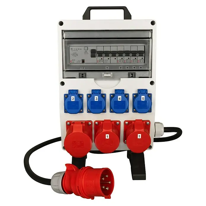 Baustromverteiler - Anzahl CEE-Steckdosen: 3 Stk., Anzahl Steckdosen Schuko: 4 Stk., IP54 - Ein weißer, tragbarer Stromverteilerkasten mit roten und blauen CEE Steckdosen und einem roten Stecker.