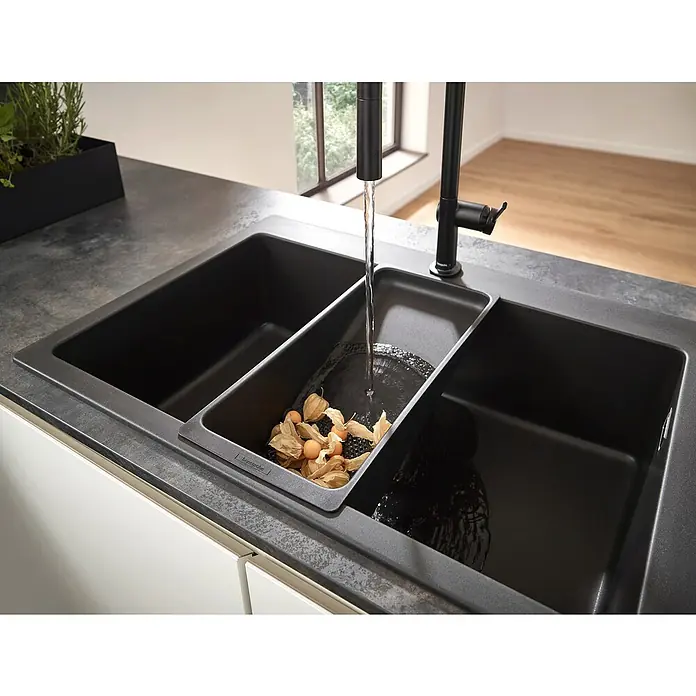 Hansgrohe Reja multifuncional - Específico para: Fregaderos de Silicatec S51 y fregaderos de acero inoxidable S71, Plástico, Negro - Fregadero negro con escurridor y grifo, ideal para limpiar alimentos. Equipamiento de cocina moderno para cocinar con estilo.