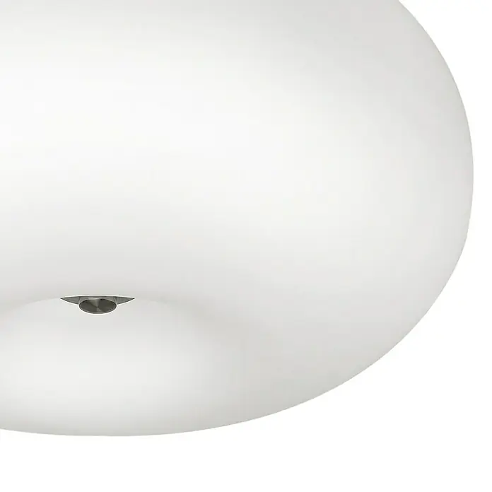 Eglo Optica Deckenleuchte rund Optica - 120 W, Ø x H: 350 mm x 21 cm, Weiß, E27 - Nahaufnahme einer runden, weißen Deckenleuchte mit einem dezenten, dunklen Akzent. Perfekt für moderne Innenräume.