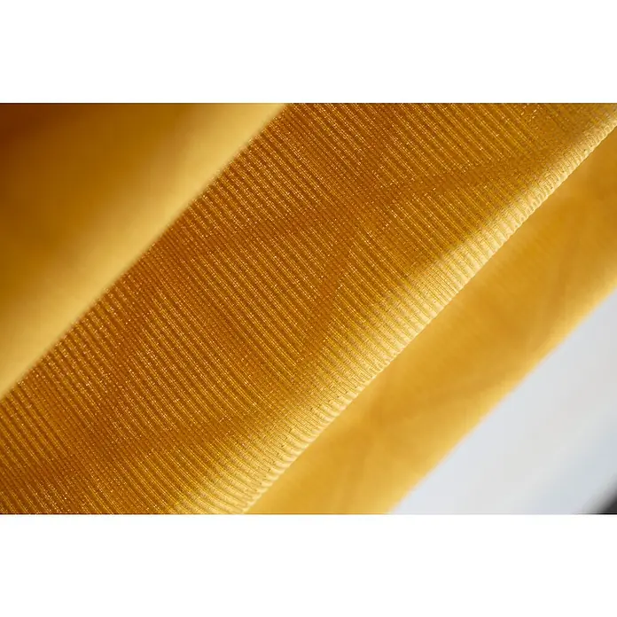 Elbersdrucke Schlaufenschal Sunny - B x H: 140 x 255 cm, 100% Polyester, Gelb - Nahaufnahme von goldenem, strukturiertem Stoff. Die Textur verleiht dem Stoff einen luxuriösen und hochwertigen Eindruck.