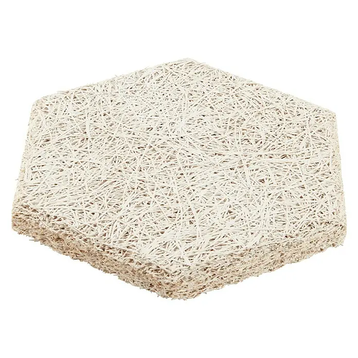 FibroTech Akustikplatte Hexagon - Weiß, 250 x 289 x 25 mm, 18 Stk., 0,972 m² - Nahaufnahme eines viereckigen Holzwolle-Akustikpaneels, das Schallabsorption und natürliche Ästhetik vereint.