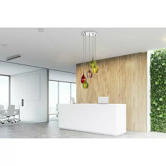 Searchlight Pendelleuchte Vibrant - 200 W, L x B x H: 31 x 30,5 x 160 cm, Bunt, E14 - Bunte metallische Pendelleuchten hängen über einem modernen weißen Empfangstresen in einem Büro.