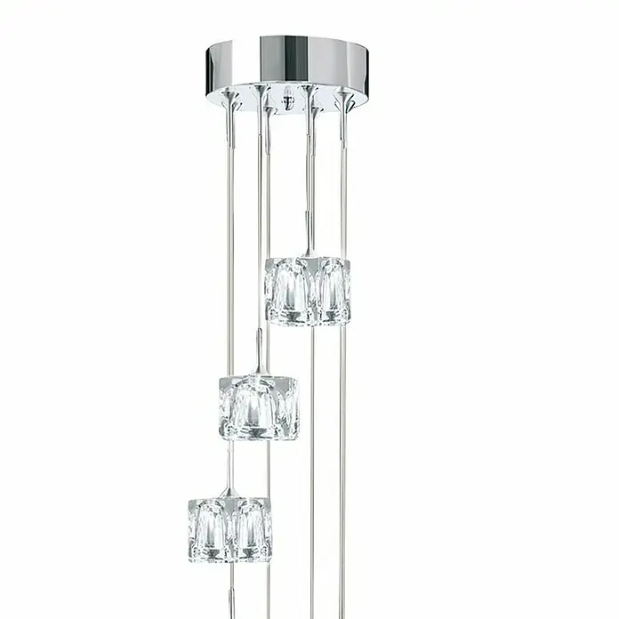 Searchlight Pendelleuchte Ice Cube - 132 W, L x B x H: 20 x 20 x 116 cm, Chrom - Nahaufnahme einer modernen Pendelleuchte mit mehreren transparenten, kubischen Kristall-Elementen und verchromtem Baldachin.