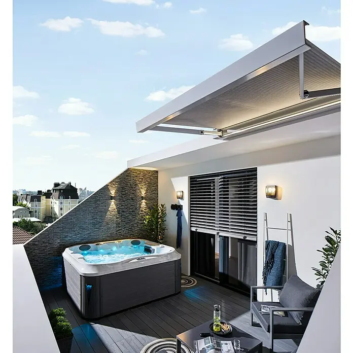 Mosaikfliese Crystal Mix XCM MV798 - 29,8 x 33,8 cm, Grau/Schwarz, Glänzend - Entspannen Sie stilvoll in diesem luxuriösen Whirlpool auf der Dachterrasse. Perfekt für erholsame Stunden im Freien mit Komfort und Design.