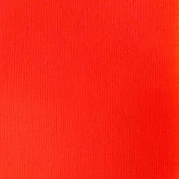 Liquitex Basics Acrylfarbe - Kadmiumrot hell, 118 ml - Nahaufnahme einer roten Leinwand, die die Textur des Materials hervorhebt. Ideal für künstlerische Projekte und als lebendiger Hintergrund.