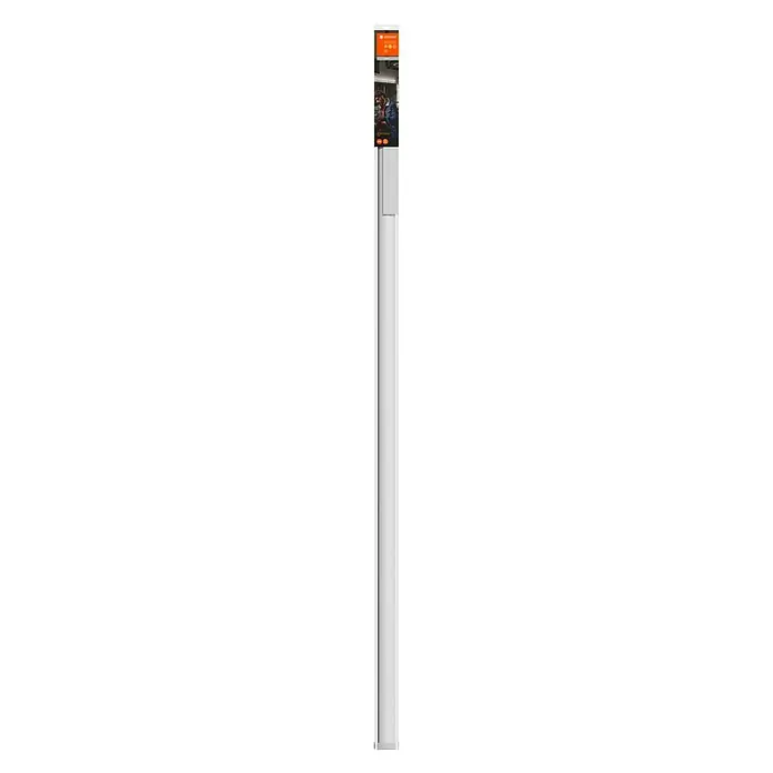 Ledvance LED-Lichtleiste Switch BattenL x B x H: 117,3 x 2,2 x 3 cm, Lichtfarbe: Warmweiß, 14 W - Eine einzelne, lange, weiße Leiste mit einer Verpackung an einem Ende, die das Produkt hervorhebt. Ideal für saubere Übergänge.