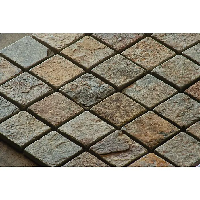 Malla mosaico Calcuta - 30 x 30 cm, Multicolor - Primer plano de un patrón de baldosas cuadradas de piedra natural en varios tonos de marrón y gris, creando un diseño rústico.