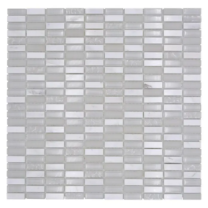 Mosaikfliese Stäbchen Crystal Mix XCM XS66 - 31,3 x 31,8 cm, Weiß, Glänzend - Nahaufnahme eines quadratischen Musters aus weißen Glasmosaikfliesen mit einer Vielzahl von Texturen.