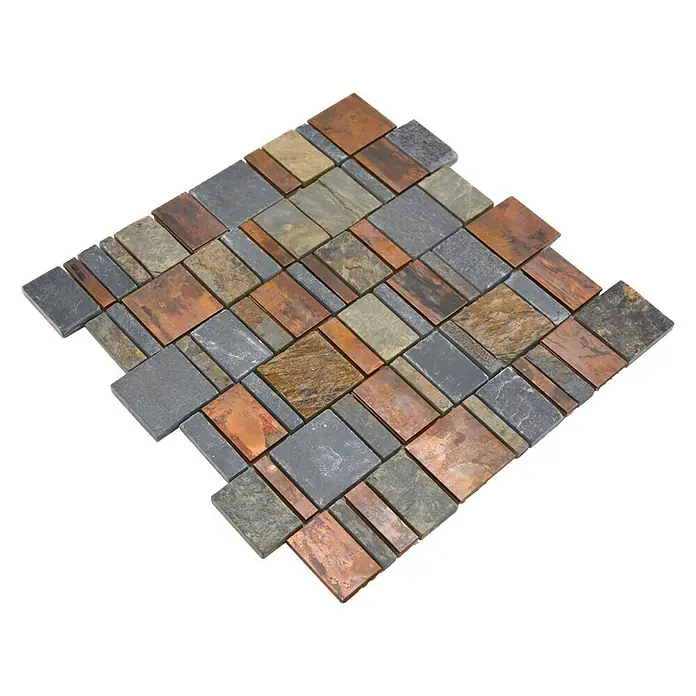 Mosaikfliese Mix XSK 585 - 29,6 x 29,8 cm, Braun, Matt - Nahaufnahme eines Musters aus Stein- und Kupfermosaikfliesen, die ein elegantes und natürliches Design zeigen.