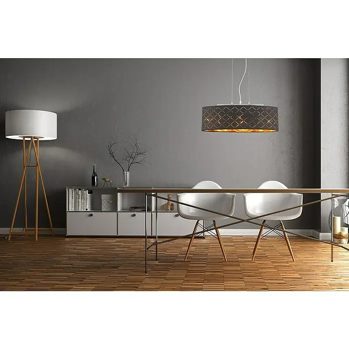 Globo Clarke Pendelleuchte - L x B x H: 65 x 25 x 140 cm, Schwarz, Gold - Elegantes Interieur mit einer modernen Pendelleuchte in Grau und Gold über einem Esstisch mit weißen Stühlen und Holzboden.