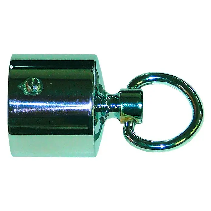 Seilflechter Pieza final con ojal - Para diámetro de cable: 30 mm, Latón, Cromado - Primer plano de una junta giratoria cromada brillante con un anillo sobre un fondo negro. El giratorio está bien elaborado.