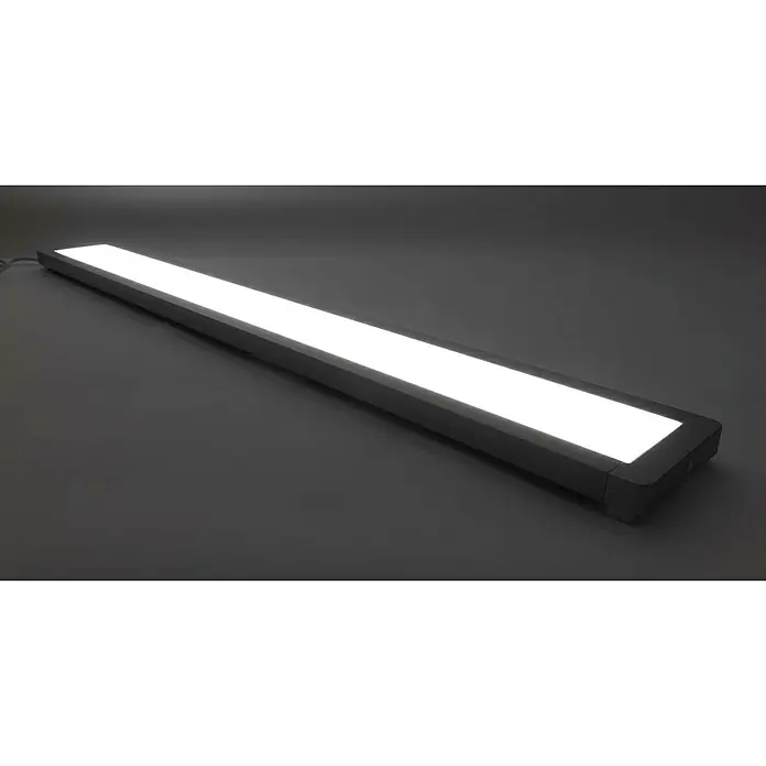 Ritter Leuchten LED-Deckenleuchte Flaxx - 48 W, L x B x H: 1.140 x 145 x 24 mm, Silber, Neutralweiß - Eine moderne, rechteckige LED-Unterbauleuchte mit hellem, weißem Licht, ideal für Küchen oder Arbeitsbereiche.