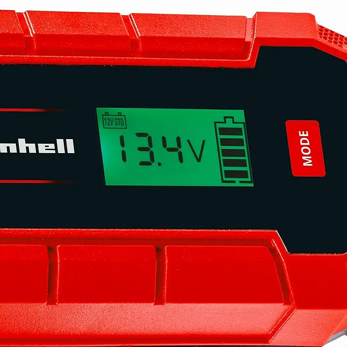 Einhell Arrancador de baterías CE-BC 4 M - 12 V, Corriente máx. de carga: 4 A - Primer plano de un cargador de batería rojo Einhell, que muestra 13.4V y un estado de batería completa en su pantalla.