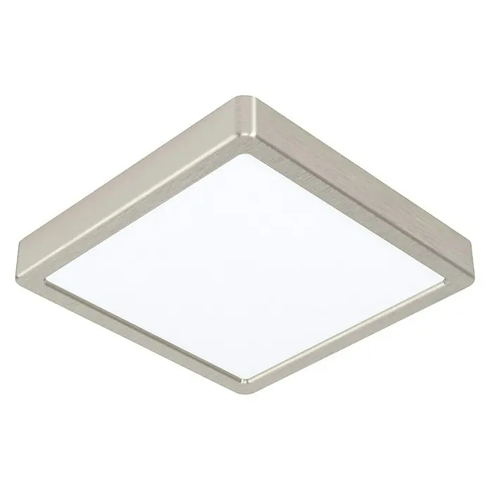 Eglo Fueva 5 LED-Deckenleuchte - 16,5 W, 21 x 21 x 2,8 cm, Nickel-matt, Neutralweiß - Nahaufnahme einer quadratischen LED-Deckenleuchte mit gebürstetem Nickelrahmen und weißem Diffusor vor schwarzem Hintergrund.