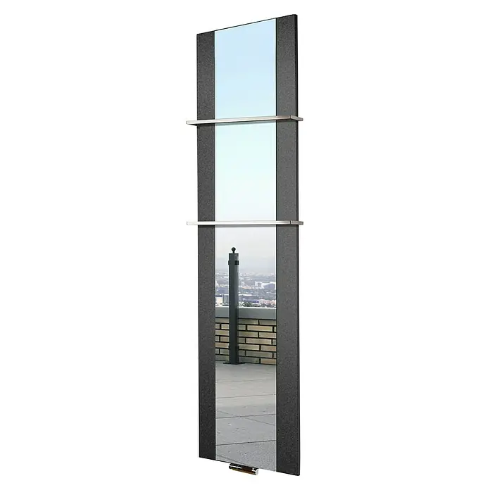 Szagato Designheizkörper Singapur - B x H: 470 x 1.800 mm, Moonstone-Grau, Mit 2 Handtuchhalter (15 mm) - Ein schlanker, moderner Spiegel mit dunklem Rahmen und Ablagen, der Eleganz und Funktionalität vereint. Perfekt für stilvolle Innenräume.
