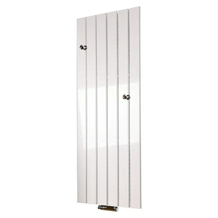 Szagato Designheizkörper Peking - B x H: 470 x 1.200 mm, Wärmeleistung bei Vorlauftemperatur von 75 °C (D: 50): 799 W, Weiß, 2 Knopfhalter - Ein weißer Heizkörper mit Handtuchhalter und mehreren vertikalen Paneelen, ideal für Badezimmer oder Waschküchen.