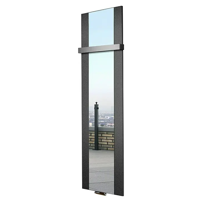 Szagato Designheizkörper Singapur - B x H: 470 x 1.800 mm, Moonstone-Grau, Mit 1 Handtuchhalter (50 mm) - Spiegel für den Außenbereich mit grauem Rahmen, der eine Stadtlandschaft reflektiert. Modernes Design, ideal für Gärten und Terrassen.