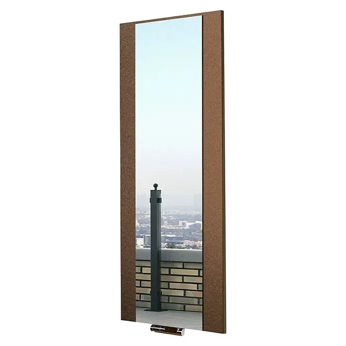 Szagato Designheizkörper Singapur - B x H: 470 x 1.200 mm, Wärmeleistung bei Vorlauftemperatur von 75 °C (D: 50): 799 W, Braun, Silber, Ohne Handtuchhalter - Ein langer Spiegel mit braunem Rahmen, der eine Außenansicht mit Stadtbild und blauem Himmel reflektiert. Perfekt für stilvolle Raumgestaltung.